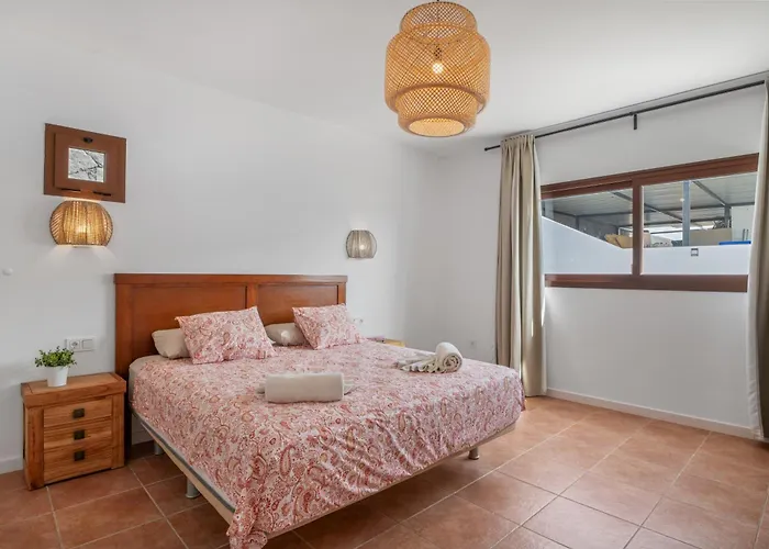 Bay View Apartment *