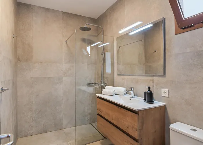 Bay View Apartment *